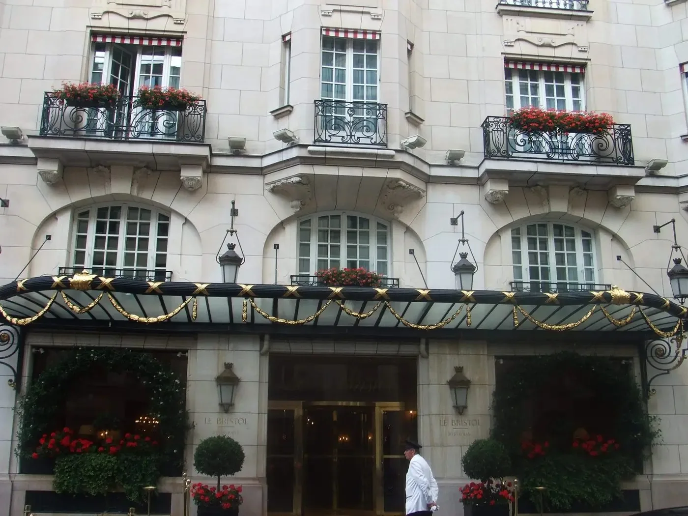 nettoyage façade hôtel Tours — après nettoyage