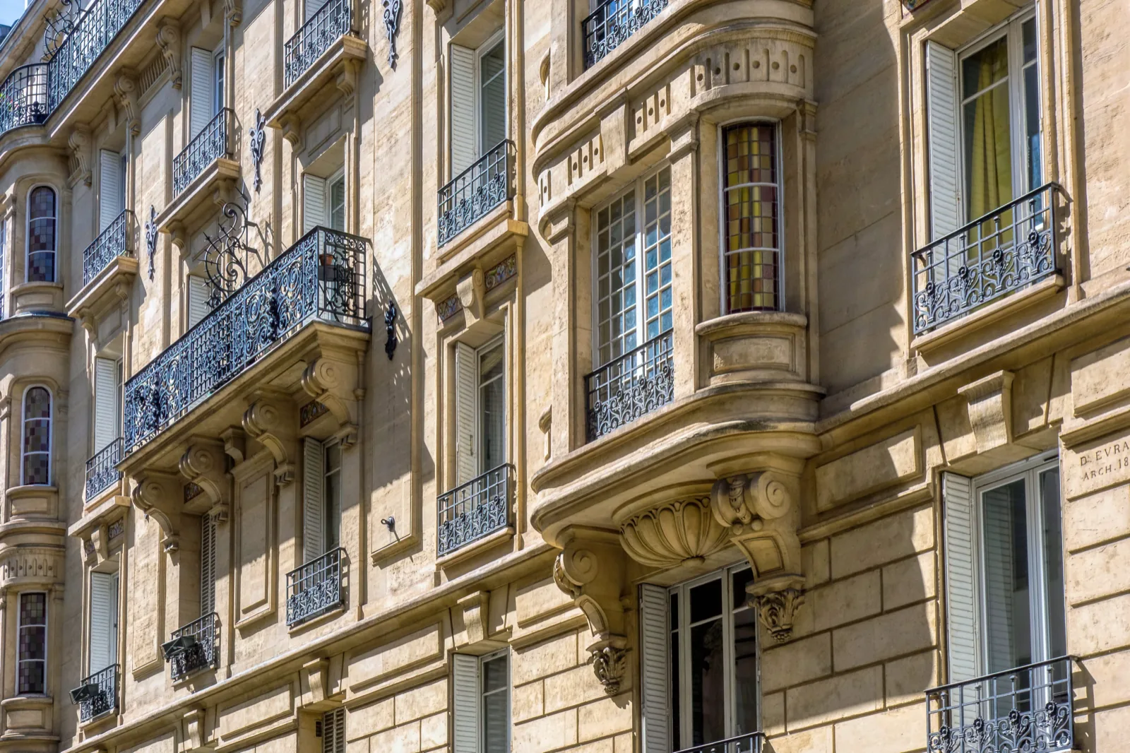 nettoyage façade haussmannienne Tours — après nettoyage