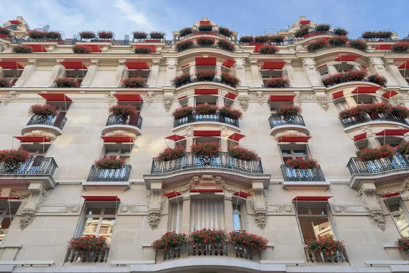 nettoyage façade hôtel Tours — après nettoyage