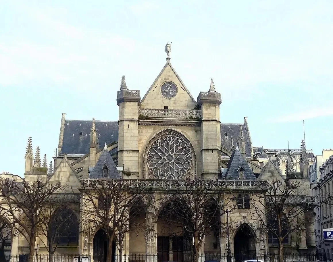 nettoyage monument historique Tours — avant nettoyage